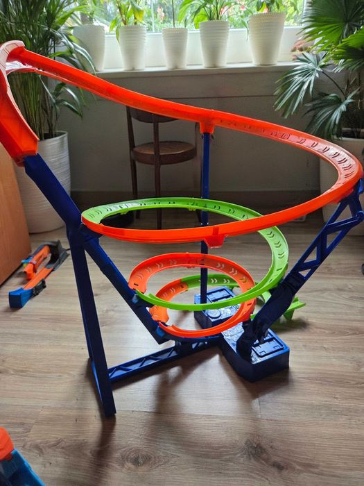 Duzy tor hot wheels