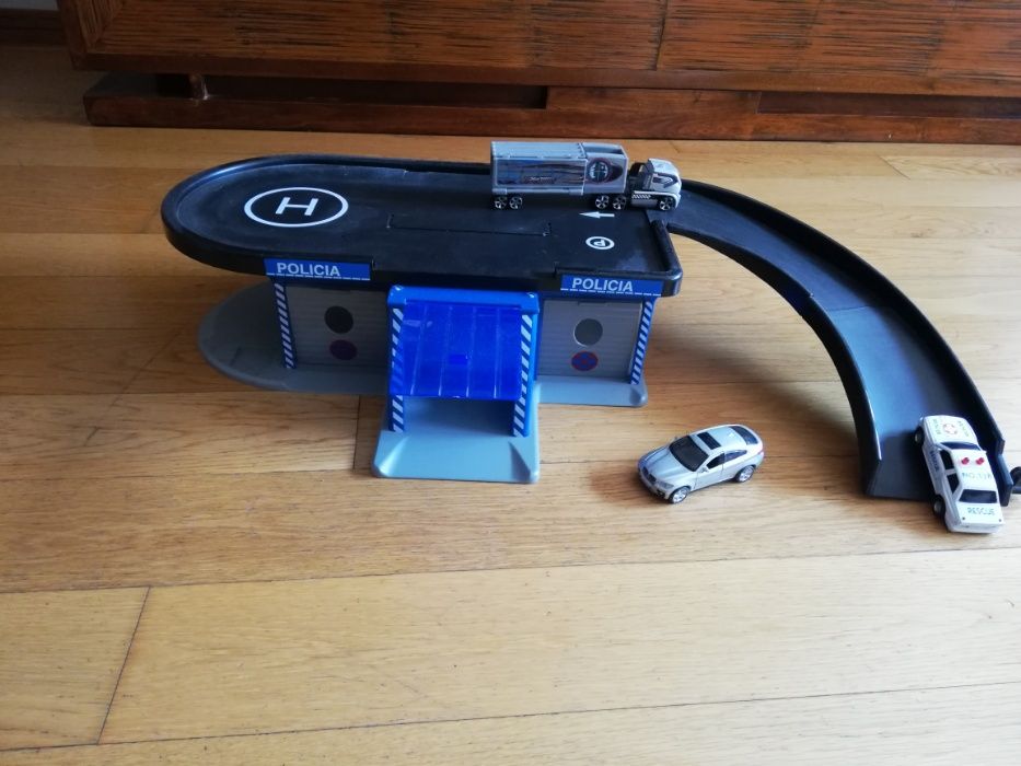 Pista/ Garagem de carros