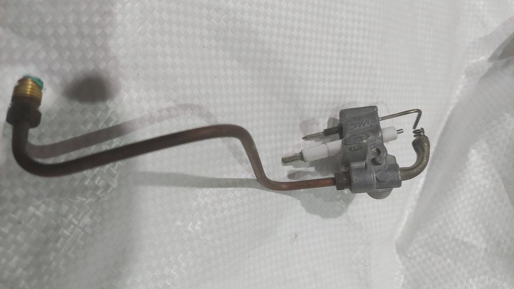 Pilot odpalający z elektrodami do piecyka gazowego TERMET G-19-02