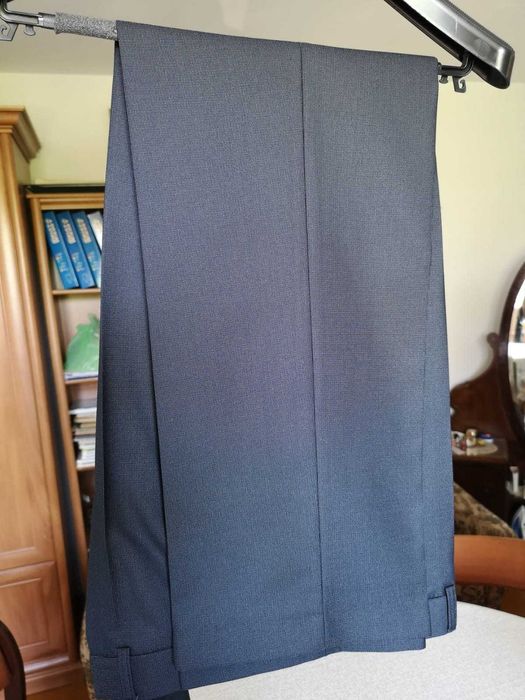 Nowy garnitur męski pas 84 cm.
