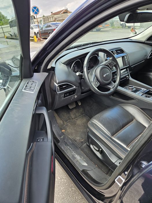 Jaguar F-Pace 2.0D AWD de 2017 para peças