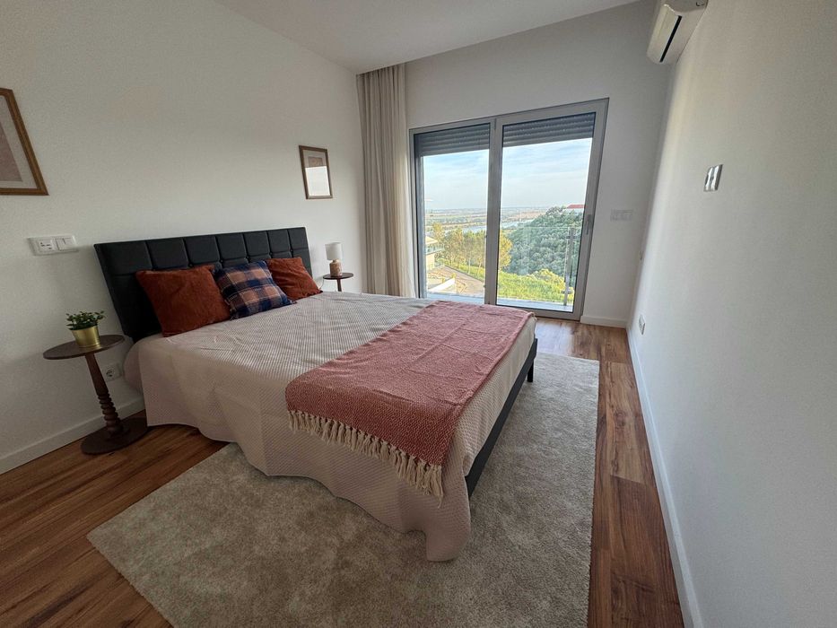 Arrendo quarto em apartamento novo com vista Tejo
