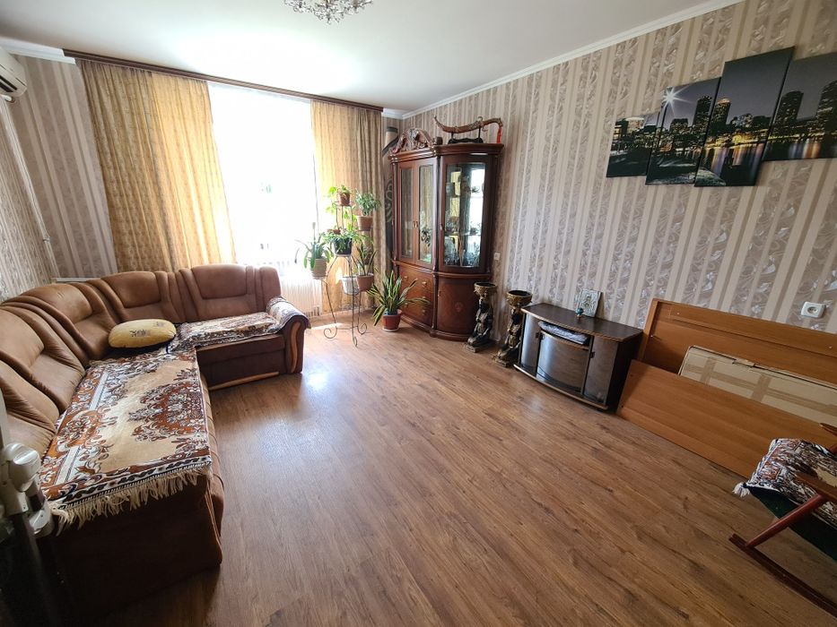 Продаю 2 комнатную квартиру  73 кв.м Северная звезда.