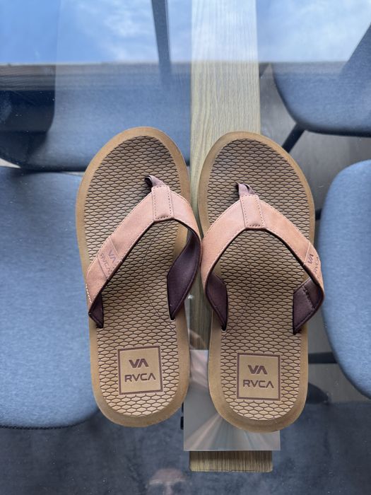 Chinelos RVCA 42