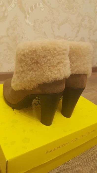 Ботинки, черевики із натуральної замші