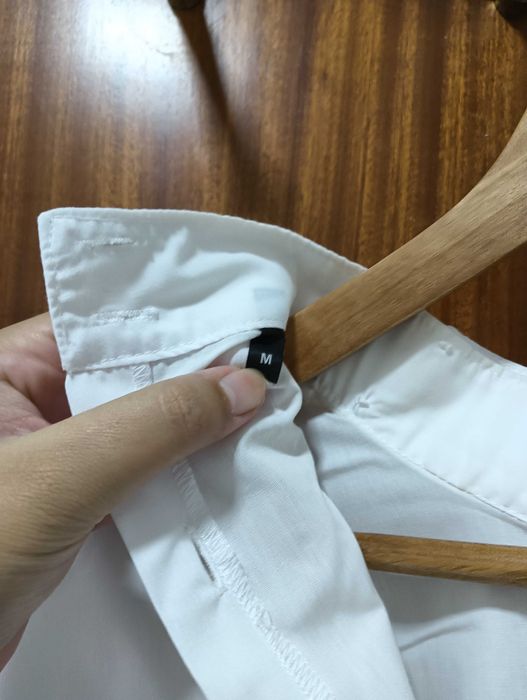 Duas Camisas de Traje Académico – Universidade do Minho – Pouco Uso