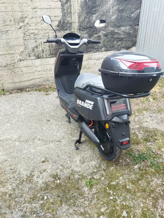 Електроскутер Corso Grande 2000W 72V35 Ah.