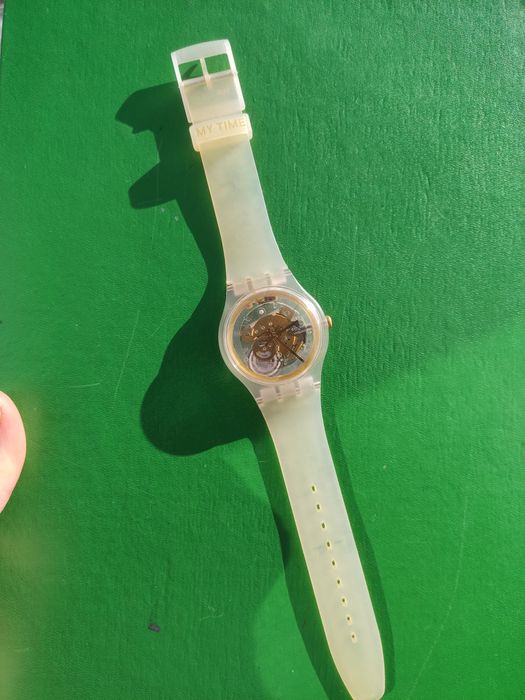Часы Swatch  скелетон golden jelly