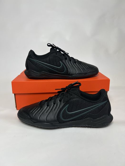 Футзалки бампи Nike Tiempo Legend 10 Academy IC  Артикул: DV4341-002 , оригінал , нові , розмір 42 маломірять на 41 , для гри в залі