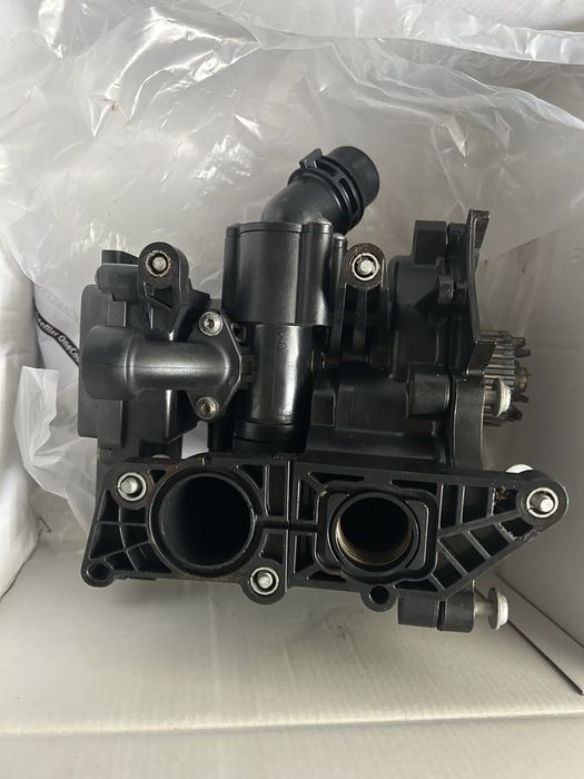 Насос охолоджувальної рідини, охолодження двигуна Thermal management