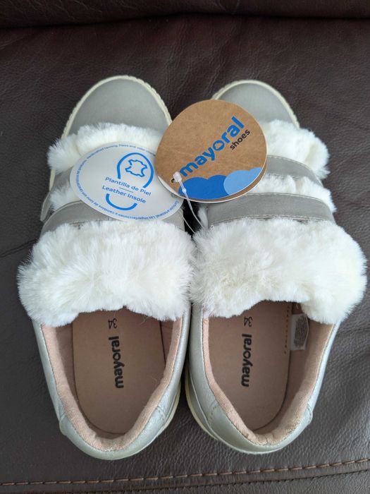 Стильні та оригінальні. Нові кросівки Mayoral для дівчинки, 34 розмір