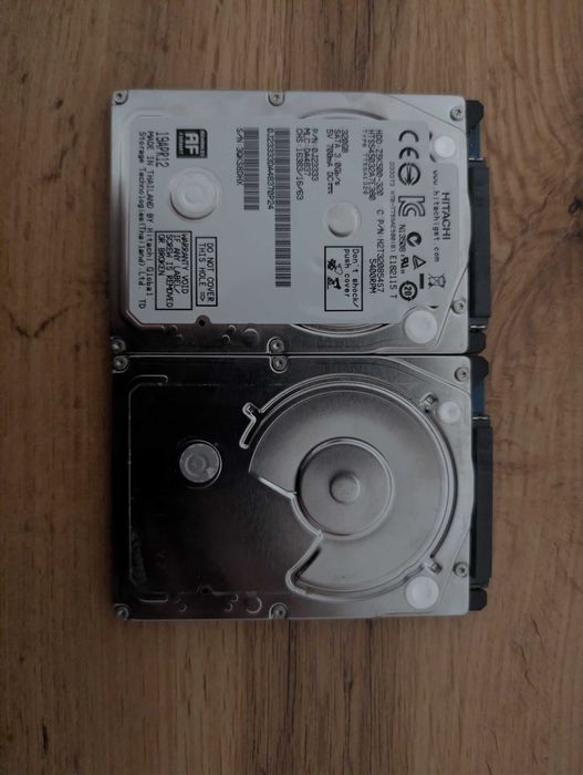 2 discos rígidos Hitachi 320GB
