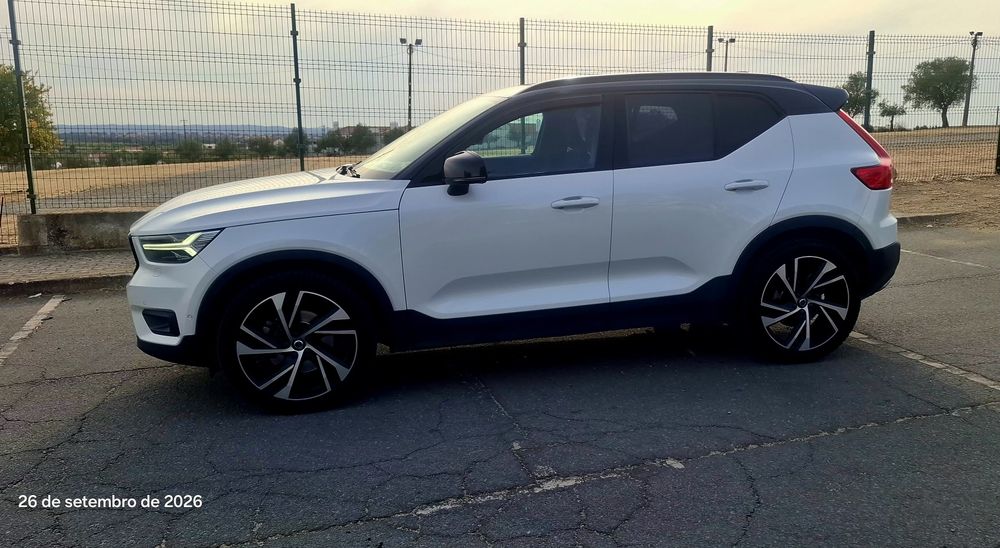 Volvo XC40 D4 R-Design AWD 4X4 200cv — photo 2