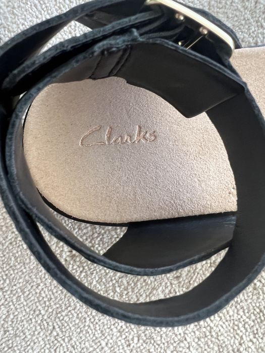 Sandálias Clarks Pretas tamanho 37 novas