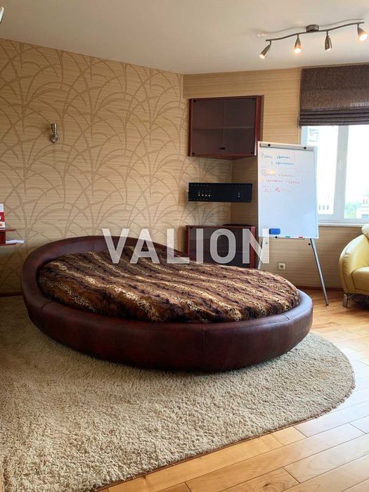 Продаж 5к.кв. Микільсько-Слобідська 4д  метро Лівобережна