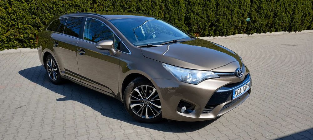 Toyota Avensis 1.8 Benzyna Perfekt Stan