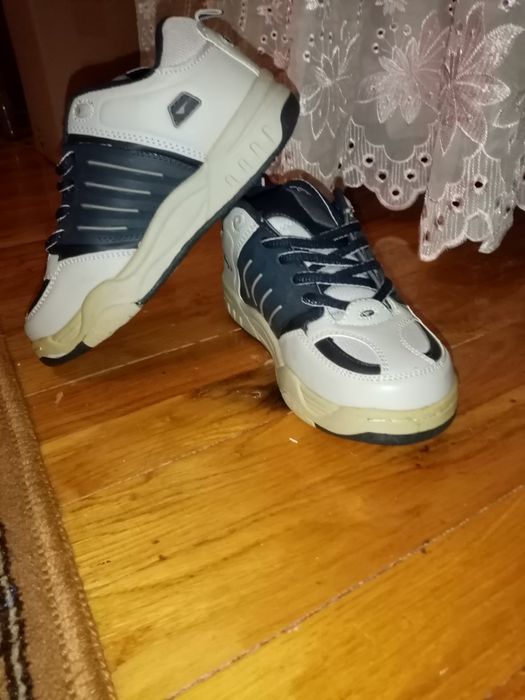 Кросовки (кроси)