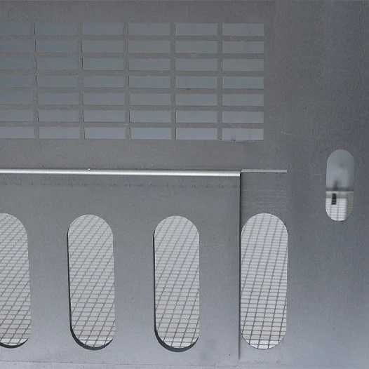 Jaula Criadeira Sussex 1ª Idade Pintos e Codornizes