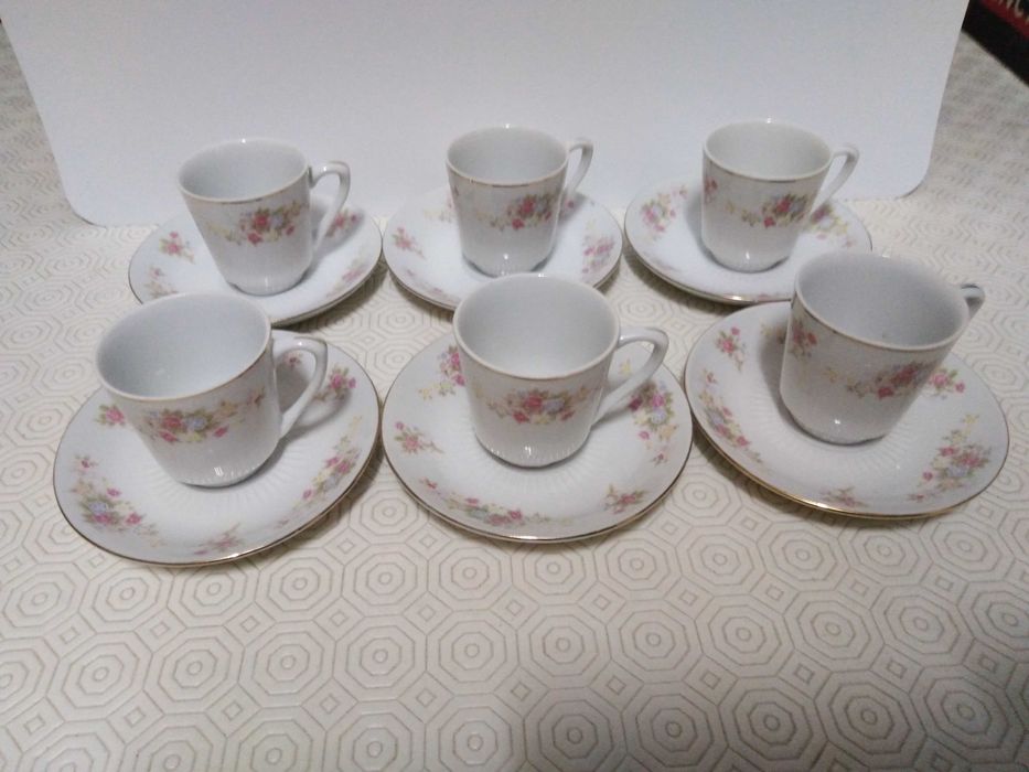 Conjunto 6 Chávenas + 6 Pires de Café "Made in China"