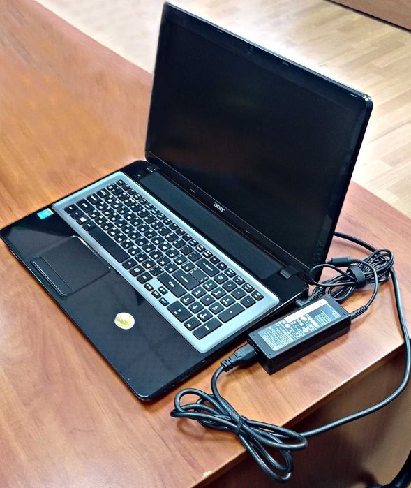 Ноутбук Acer TravelMate P273-MG з екраном 17.3" (1600x900) TN