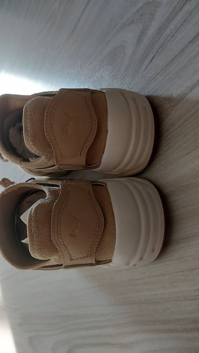 Buty Puma beżowe