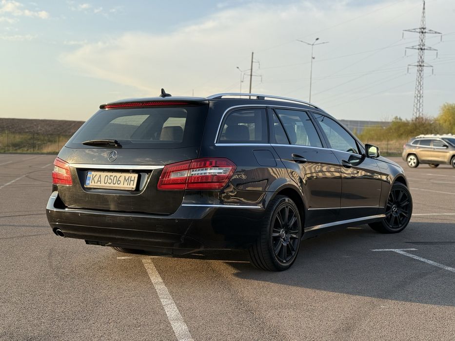 Mercedes-Benz E250 CGI BlueEFFICIENCY W212 2011