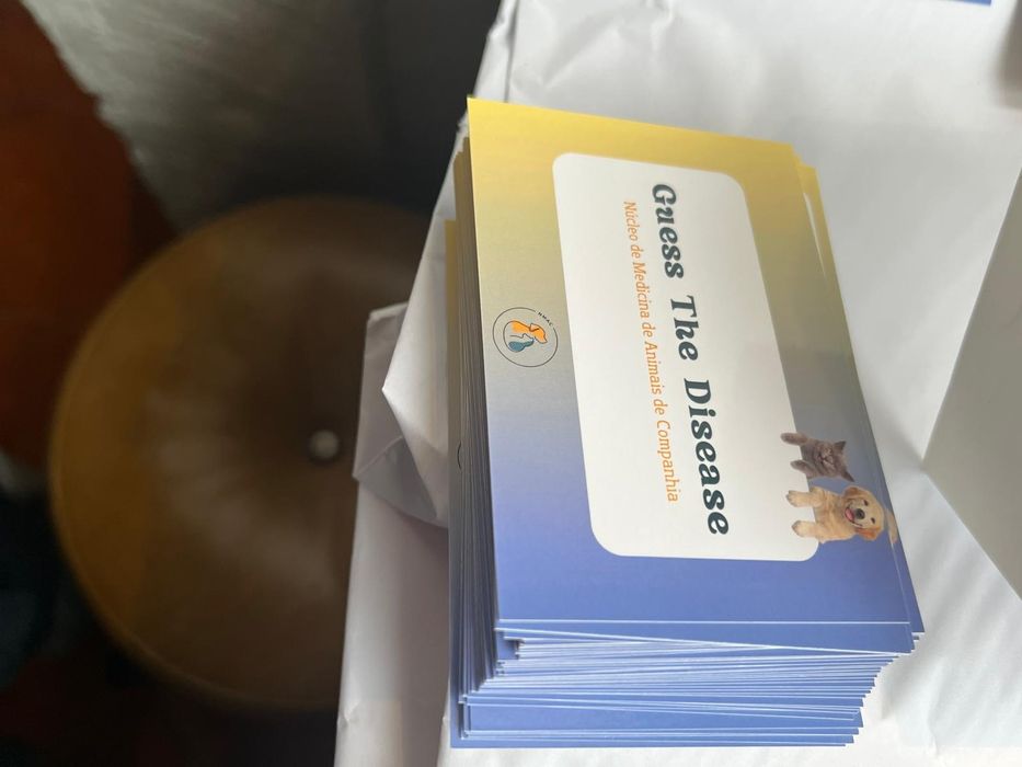 Adivinha a doença - cromos relativamente a casa e gatos