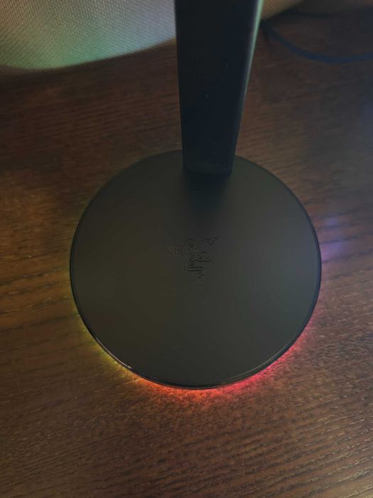 Підставка для навушників Razer Base Station V2 Chroma із USB Hub
