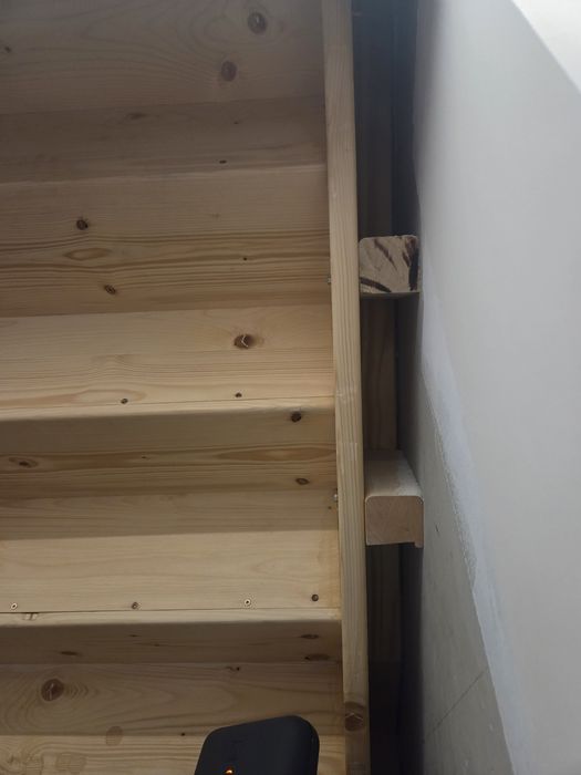 Schody wewnętrzne z podstopniami