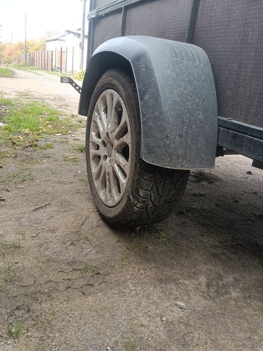 причип легкового автомобіля