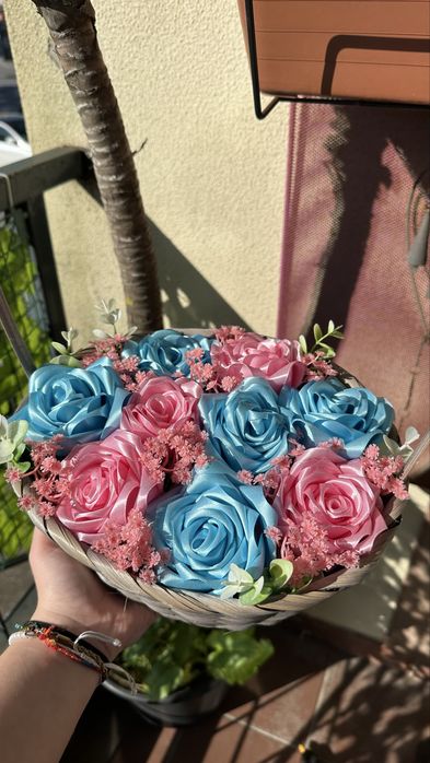 Cesto de flores de cetim