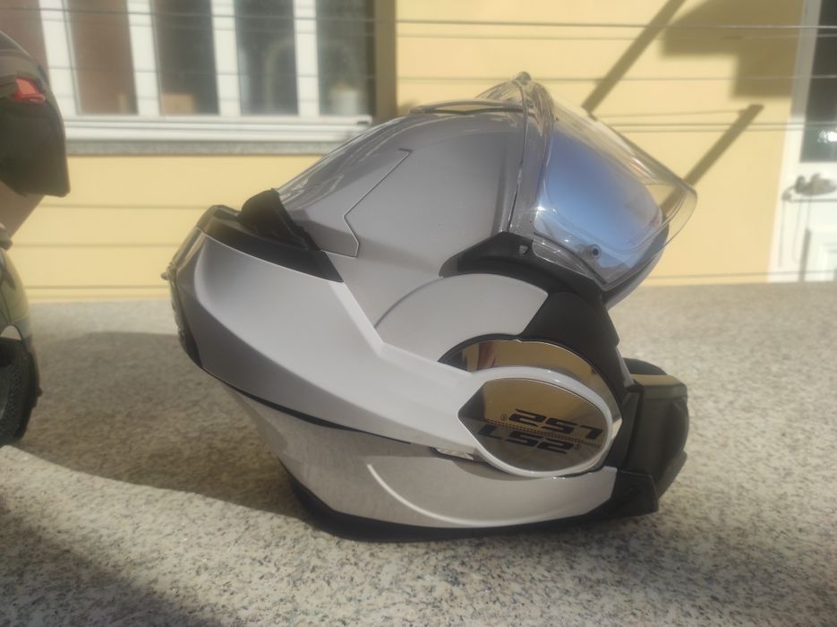 Capacetes LS2 como novos