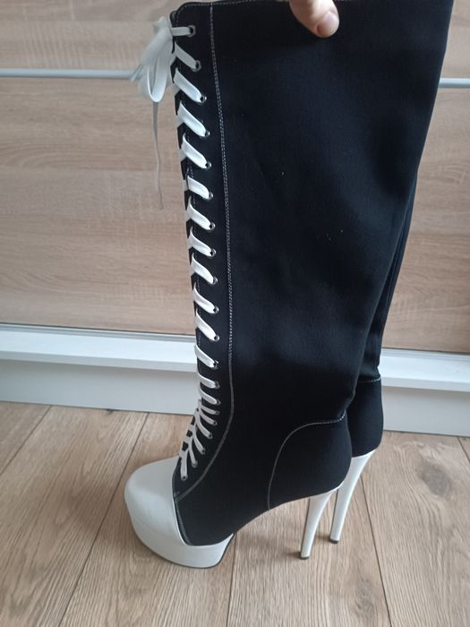 Czarne botki trampki