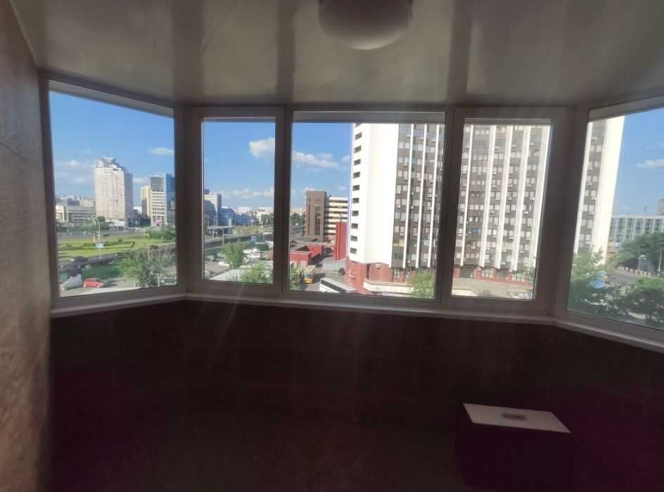 Вільна! Від власника! Продаж 4-к квартири вул. Раїси Окіпної 4. 5 пов.