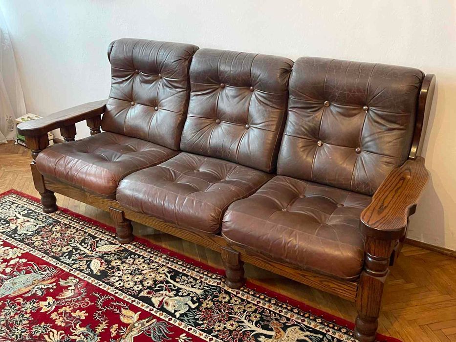 Skórzany komplet wypoczynkowy – sofa + 2 fotele, lite drewno, styl vintage