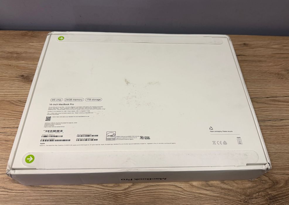 MacBook Pro 14 M5/10 CPU/ 10 GPU/ 24 ram/ 1TB Space Black MDE34