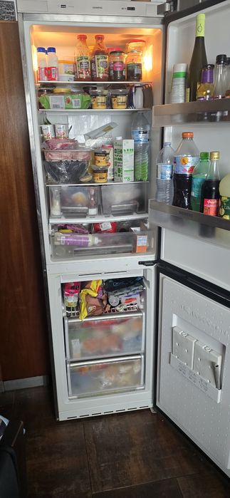 Frigorifico Siemens de 2 metros e 59 cm de largura e 59 de profundidade