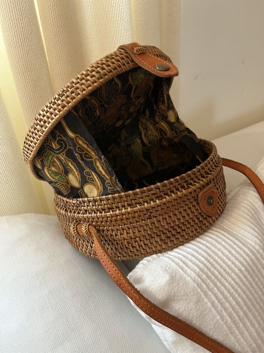 Bolsa redonda em vime