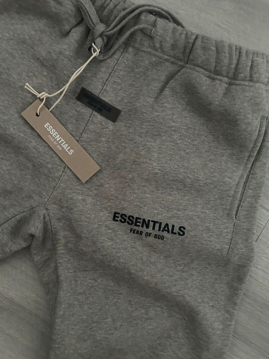 Fato de Treino Essentials  Fear of God Cinzento Tamanho S ou M ou L tenho todos
