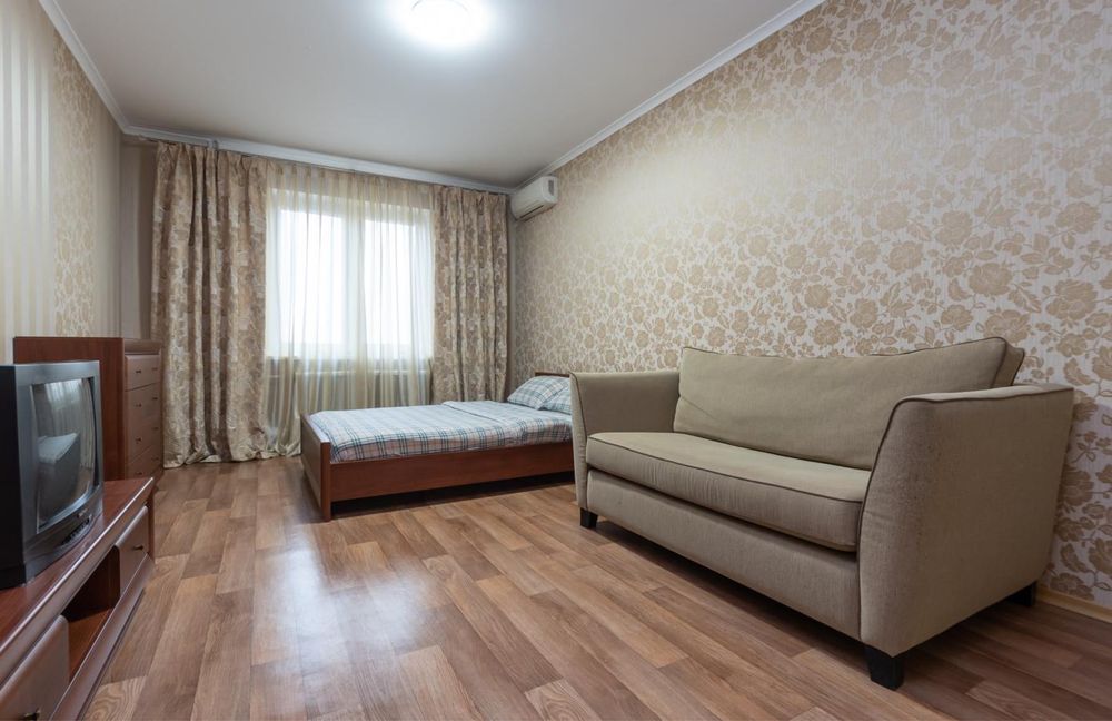 Подобово однокімнатна квартира на Урлівській-7-555.biz.ua