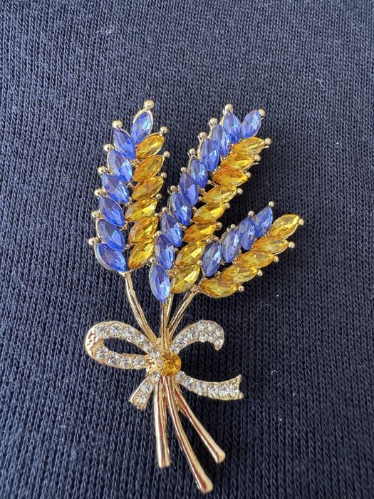 Гердан з бісеру та брошки