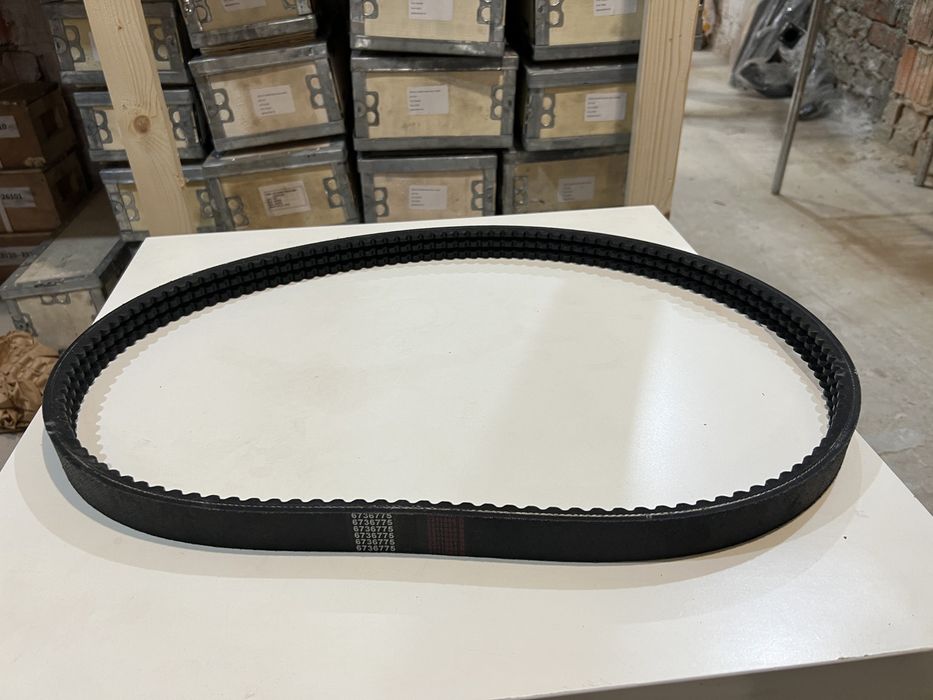 Ремінь bobcat для приводу гідравліки 6736775 S175, 753, S130, S150,