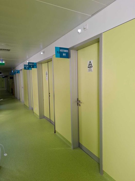 Porta plumbífera, ou plumbinea, blindada a chumbo