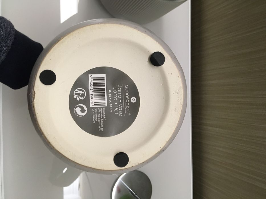 Jarra decorativa branca e bege