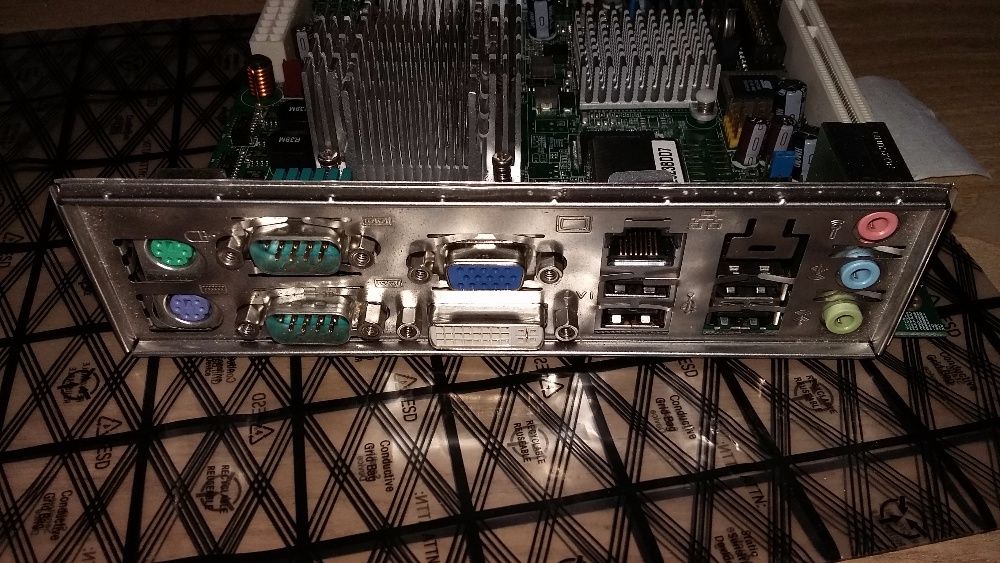 Mini-ITX Motherboard with Intel Mobile Processor – Promotion64740730362754121