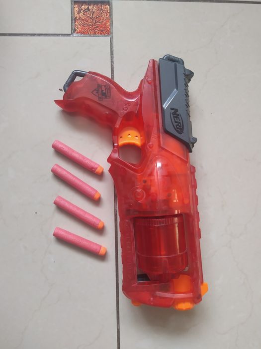 Pistolet Nerf n-strike Elite czerwony 32 cm