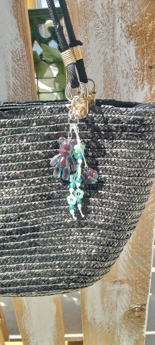 Bag charm artesanal urso em verde