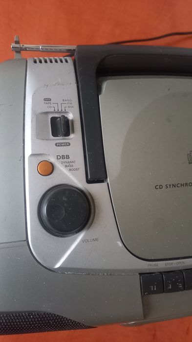 Radiomagnetofon Philips AZ 1010