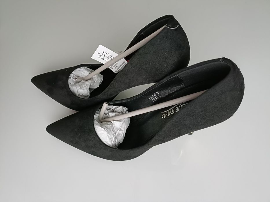 Nowe szpilki zamszowe