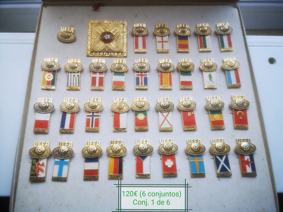 Promoção: 80€. Vendo pins tema futebol